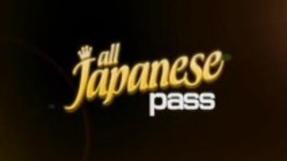 白いランジェリーでの日本のAVモデルは、彼女の猫の巨大な性交を取得します 白いランジェリーでの日本のAVモデルは、彼女の猫の巨大な性交を取得します