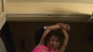 セクシーな日本の赤ん坊は2ディックスを処理します セクシーな日本の赤ん坊は2ディックスを処理します