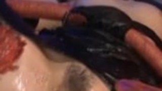 麻美小川は巨大なカニによって犯されます 麻美小川は巨大なカニによって犯されます