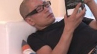 ローザ川島は良いおもちゃ用のパンティーを削除します ローザ川島は良いおもちゃ用のパンティーを削除します