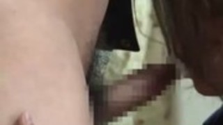 侯でMaitenanceガイのそばに立っている間フェラチオファックを与えるアジアの少女 侯でMaitenanceガイのそばに立っている間フェラチオファックを与えるアジアの少女