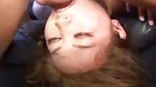 アジアのホットバニーはイマラチオとアナル犯さセックスを取得します アジアのホットバニーはイマラチオとアナル犯さセックスを取得します