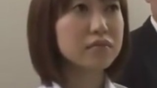 エレベーターの扉に挟まれた女子高生がレイプされちゃう動画 エレベーターの扉に挟まれた女子高生がレイプされちゃう動画