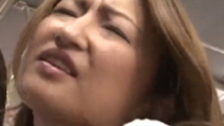 吹石れな:満員電車で狙われた巨乳の熟女。拒み切れずに触られ放題、エロ三昧 吹石れな:満員電車で狙われた巨乳の熟女。拒み切れずに触られ放題、エロ三昧