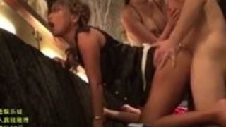 2人のキャバクラ嬢が店内で枕営業 天海つばさAIKA 2人のキャバクラ嬢が店内で枕営業 天海つばさAIKA