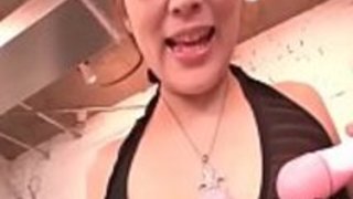 彼女の最高のおもちゃを持っている愛内林子リンカ 彼女の最高のおもちゃを持っている愛内林子リンカ