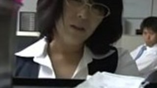 Pornallday.com - Upskirt大尻を誘惑日本の秘書オリハラゆかりは、オフィスで犯される Pornallday.com - Upskirt大尻を誘惑日本の秘書オリハラゆかりは、オフィスで犯される