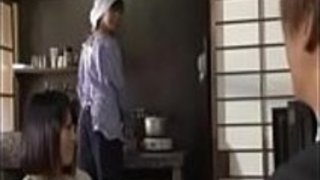 妻の妻を見て、日本の母親を責める 妻の妻を見て、日本の母親を責める