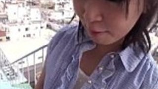 かわいい日本人の厚手のお尻が、屋上の60psに詰まったクリームパイ かわいい日本人の厚手のお尻が、屋上の60psに詰まったクリームパイ