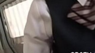 この日本のかわい子は、男の子を哀しみにして、彼の良いファックします。 この日本のかわい子は、男の子を哀しみにして、彼の良いファックします。