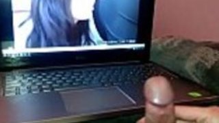 日本のポルノスターを見ながらWinkingフェラチオ 日本のポルノスターを見ながらWinkingフェラチオ