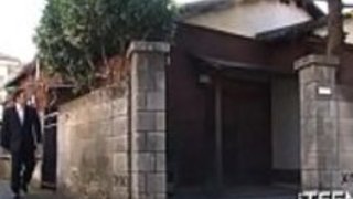 日本の女子高生は熱いフェラチオをして、 日本の女子高生は熱いフェラチオをして、