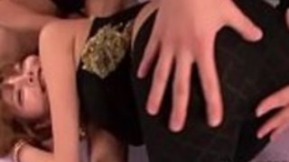 アイザワン・レンと名付けられた巨乳なアジアの人形を持つ熱い3人組のシーン アイザワン・レンと名付けられた巨乳なアジアの人形を持つ熱い3人組のシーン