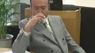 日本の退屈で鈍い会社の会合は、応援するために熟女が必要 - Pt2 On HdMilfCam.com 日本の退屈で鈍い会社の会合は、応援するために熟女が必要 - Pt2 On HdMilfCam.com