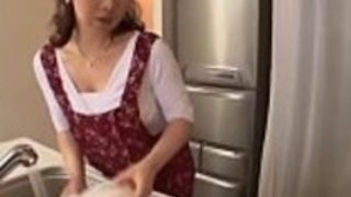 日本の熟女がトイレにいたとき、失礼な修理士が壊れた - Pt2 On FilfCam.com 日本の熟女がトイレにいたとき、失礼な修理士が壊れた - Pt2 On FilfCam.com