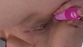 かわいい日本の蜂蜜は、雄鶏を包み込むための魅力的なフェチを持っています かわいい日本の蜂蜜は、雄鶏を包み込むための魅力的なフェチを持っています