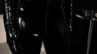 〖花穂〗苦痛を感じながら苦痛に酔いしれやがて消えてしまう痛みを恋しく思う男…。 〖花穂〗苦痛を感じながら苦痛に酔いしれやがて消えてしまう痛みを恋しく思う男…。