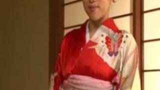 従業員に裏切られ地下室に監禁されてしまう人妻女将 従業員に裏切られ地下室に監禁されてしまう人妻女将