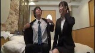 会社の同僚をラブホに入れて盗撮→巨乳OLの騎乗位に耐えれず中出しw 会社の同僚をラブホに入れて盗撮→巨乳OLの騎乗位に耐えれず中出しw