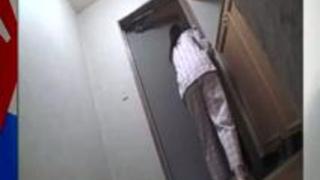 息子の同級生に熟したおっぱいを揉みしだかれ感じた母親 息子の同級生に熟したおっぱいを揉みしだかれ感じた母親