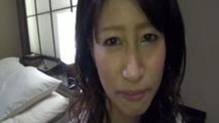 ほなみ 30歳 販売員 B:80(B) W:57 H:86 ほなみ 30歳 販売員 B:80(B) W:57 H:86