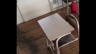 学校で全裸露出オナニー 学校で全裸露出オナニー