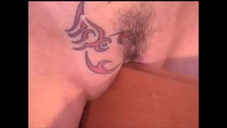 海外 自堕落な生活している妻をくいこみ木馬に拘束しておしおき放置調教をする旦那 海外 自堕落な生活している妻をくいこみ木馬に拘束しておしおき放置調教をする旦那