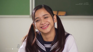 初中出しからメチャメチャ感じる敏感っ子「アソコがバカになっちゃう〜！」潮吹きマ○コに即挿入！潮と精子のコラボレーション！ 咲田ラン