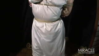 吊られても尚、止めどない潮吹きする35歳人妻。 吊られても尚、止めどない潮吹きする35歳人妻。