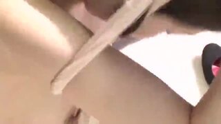 媚薬におぼれている奥様☆ カメラの前で体液を大量にスプラッシュして果てることになるww 媚薬におぼれている奥様☆ カメラの前で体液を大量にスプラッシュして果てることになるww