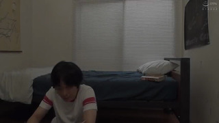 「やっと私で勃起してくれた…私だってこんなに興奮しているんだよ」と糸を引くほどビショ濡れのアソコを触らせてきた幼馴染に我慢できず…。