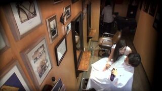 これはヤバい!美容師さんがやたらとおっぱい押し付けてチンポをイジってくれば我慢なりませ... これはヤバい!美容師さんがやたらとおっぱい押し付けてチンポをイジってくれば我慢なりませ...