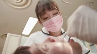 蓮実クレア 「イきそうになったら右手を上げてくださいねー?♪」美人歯科医さんの痴女責めた... 蓮実クレア 「イきそうになったら右手を上げてくださいねー?♪」美人歯科医さんの痴女責めた...