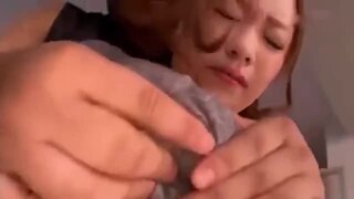 敏感乳首を責められると母乳を噴出しちゃう人妻を強引に犯してザーメン顔射 敏感乳首を責められると母乳を噴出しちゃう人妻を強引に犯してザーメン顔射