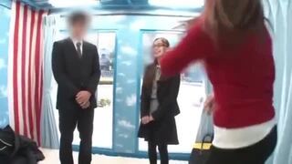 「嘘、上司いるじゃん…なんで…」部下と親密になりたい上司が、仲良くなるために野球拳! 「嘘、上司いるじゃん…なんで…」部下と親密になりたい上司が、仲良くなるために野球拳!