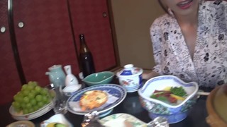 DASD-518 唾液を絡ませ自ら腰を振る。素顔丸出し一泊旅行。「おじさん殺しのくびれ巨乳編」 あいだ飛鳥